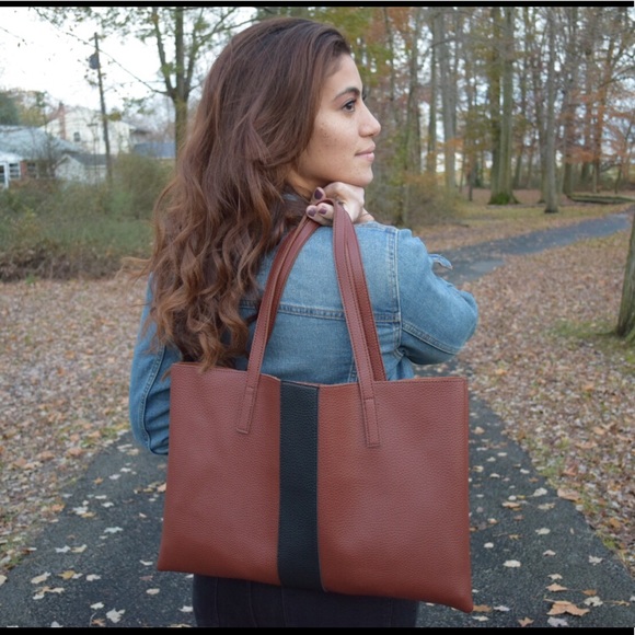 Vince Camuto Handbags - Vince Camuto Tote Bag